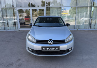Подержанный автомобиль Volkswagen Golf Hatchback 2012 года (2 фото)