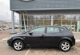 Подержанный автомобиль SEAT Leon Hatchback 2012 года (8 фото)