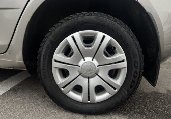 Подержанный автомобиль Skoda Fabia Hatchback 2011 года (13 фото)