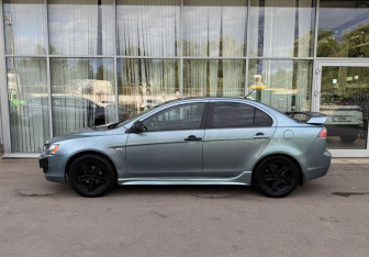 Подержанный автомобиль Mitsubishi Lancer Sedan 2008 года (8 фото)