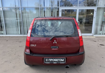Подержанный автомобиль Mitsubishi Colt Hatchback 2005 года (6 фото)