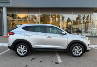 Подержанный автомобиль Hyundai Tucson 2020 года (4 фото)