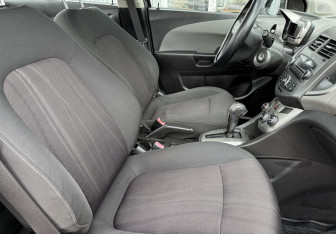 Подержанный автомобиль Chevrolet Aveo Sedan 2012 года (10 фото)