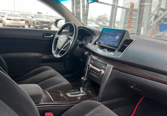 Подержанный автомобиль Nissan Teana 2012 года (10 фото)