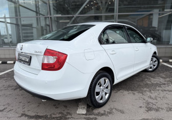 Подержанный автомобиль Skoda Rapid Liftback 2016 года (5 фото)