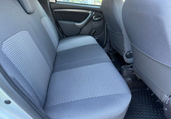 Подержанный автомобиль Renault Duster 2017 года (11 фото)