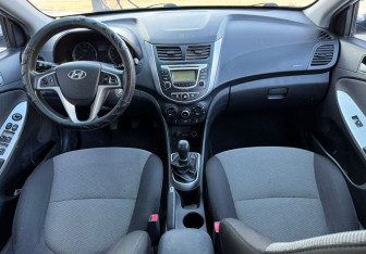 Подержанный автомобиль Hyundai Solaris Sedan 2014 года (10 фото)