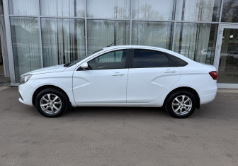 Подержанный автомобиль LADA (ВАЗ) Vesta Sedan 2016 года (8 фото)