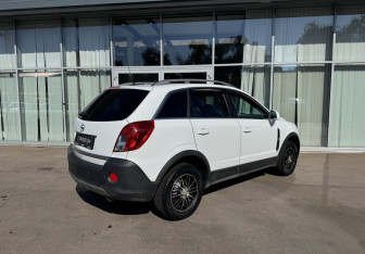 Подержанный автомобиль Opel Antara 2014 года (5 фото)