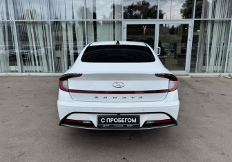 Подержанный автомобиль Hyundai Sonata 2020 года (6 фото)
