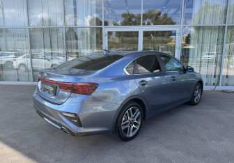 Подержанный автомобиль Kia Cerato Sedan 2018 года (5 фото)