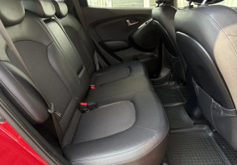 Подержанный автомобиль Hyundai ix35 2013 года (11 фото)