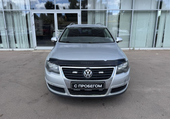 Подержанный автомобиль Volkswagen Passat Wagon 2009 года (2 фото)