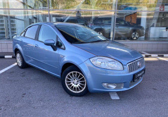 Подержанный автомобиль Fiat Linea 2011 года (3 фото)