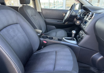 Подержанный автомобиль Nissan Qashqai 2013 года (10 фото)