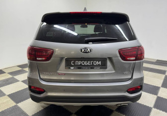 Подержанный автомобиль Kia Sorento 2020 года (6 фото)