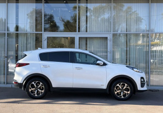Подержанный автомобиль Kia Sportage 2022 года (4 фото)