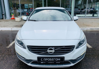 Подержанный автомобиль Volvo S60 2013 года (2 фото)