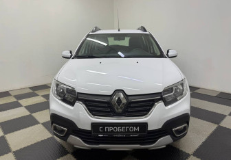 Подержанный автомобиль Renault Sandero 2019 года (2 фото)