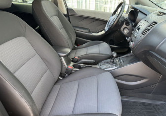 Подержанный автомобиль Kia Cerato Sedan 2014 года (11 фото)
