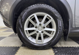 Подержанный автомобиль Nissan Juke 2011 года (12 фото)