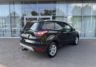 Подержанный автомобиль Ford Kuga 2018 года (5 фото)