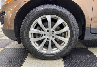 Подержанный автомобиль Volvo XC60 2012 года (13 фото)