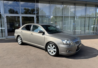 Подержанный автомобиль Toyota Avensis Sedan 2006 года (3 фото)