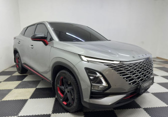 Подержанный автомобиль Omoda C5 2023 года (3 фото)