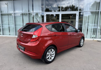 Подержанный автомобиль Hyundai Solaris Hatchback 2016 года (5 фото)