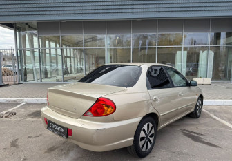 Подержанный автомобиль Kia Spectra Sedan 2008 года (5 фото)