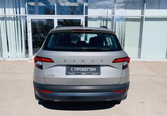 Подержанный автомобиль Skoda Karoq 2020 года (6 фото)