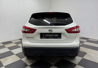 Подержанный автомобиль Nissan Qashqai 2018 года (6 фото)