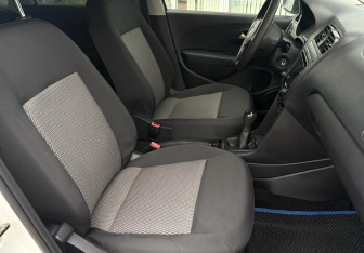 Подержанный автомобиль Volkswagen Polo Sedan 2013 года (10 фото)