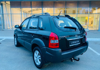 Подержанный автомобиль Hyundai Tucson 2008 года (7 фото)
