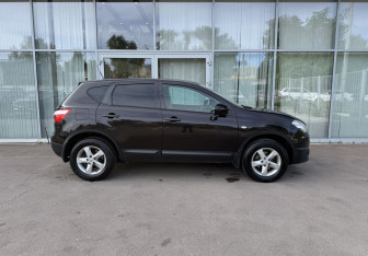 Подержанный автомобиль Nissan Qashqai 2012 года (4 фото)