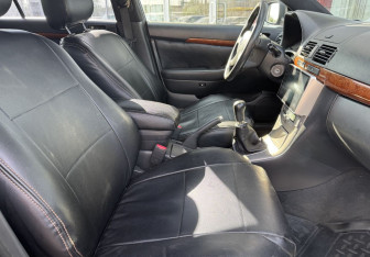 Подержанный автомобиль Toyota Avensis Sedan 2006 года (10 фото)
