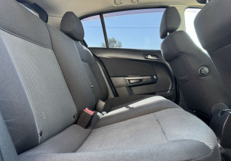 Подержанный автомобиль Opel Astra Hatchback 2012 года (11 фото)