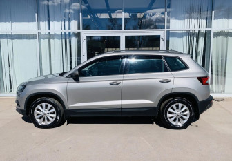 Подержанный автомобиль Skoda Karoq 2020 года (8 фото)