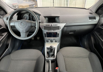 Подержанный автомобиль Opel Astra Wagon 2014 года (9 фото)
