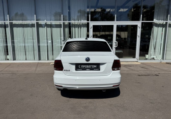 Подержанный автомобиль Volkswagen Polo Sedan 2018 года (6 фото)