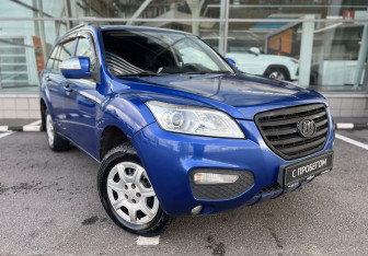 Подержанный автомобиль Lifan X60 2015 года (3 фото)