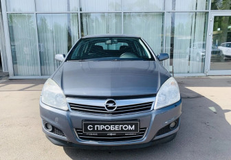 Подержанный автомобиль Opel Astra Hatchback 2007 года (2 фото)