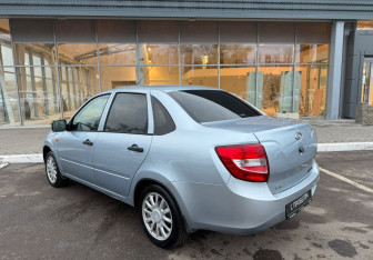 Подержанный автомобиль LADA (ВАЗ) Granta Sedan 2014 года (7 фото)