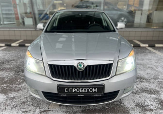 Подержанный автомобиль Skoda Octavia Liftback 2011 года (2 фото)