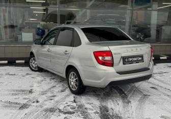 Подержанный автомобиль LADA (ВАЗ) Granta Sedan 2019 года (7 фото)