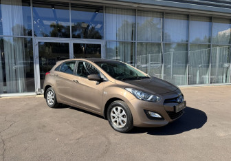 Подержанный автомобиль Hyundai i30 Hatchback 2014 года (3 фото)