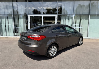 Подержанный автомобиль Kia Cerato Sedan 2013 года (5 фото)