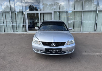 Подержанный автомобиль Mitsubishi Lancer Sedan 2006 года (2 фото)