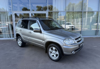 Подержанный автомобиль Chevrolet Niva 2013 года (3 фото)